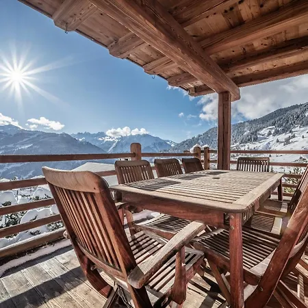 Capel - By Emerald וורבייה