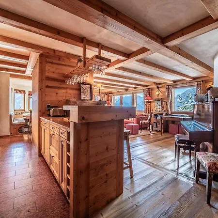 Capel - By Emerald *