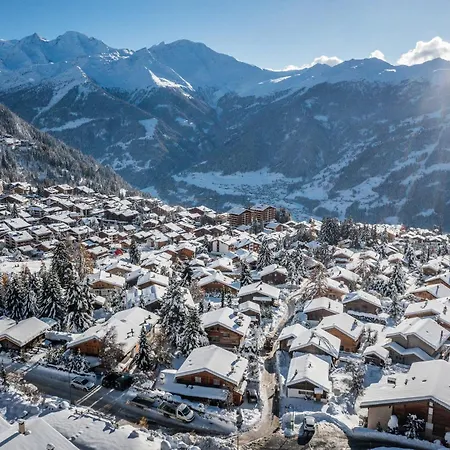 Capel - By Emerald Verbier